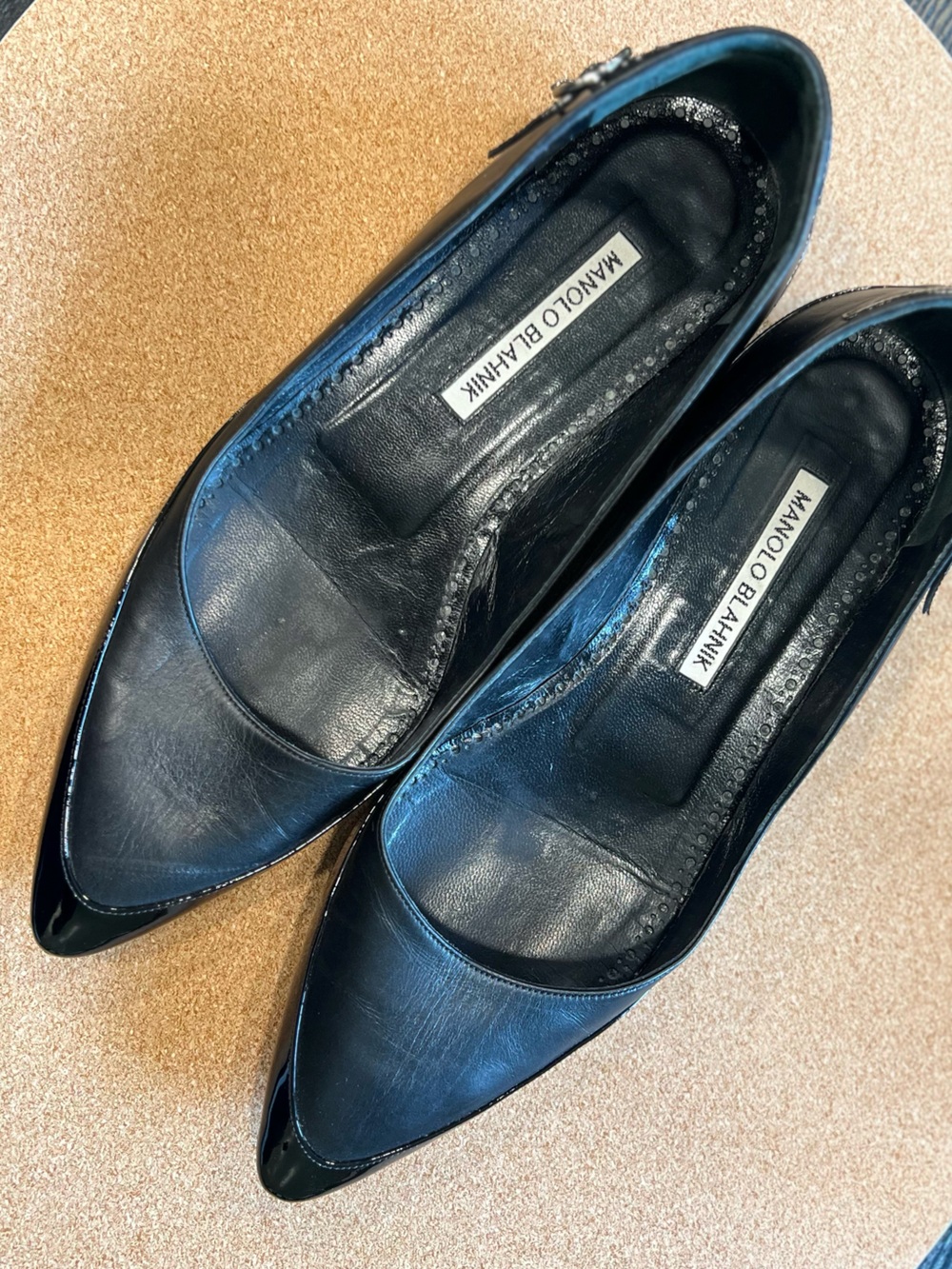 Manolo Blahnik Black leather and patent, Pointed Toe Leather flats size 37